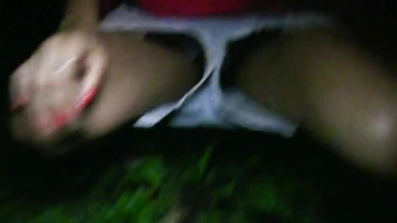 Er hat das heiße Budapester Baby bestochen, damit es ihre Pussy fickt Thumb