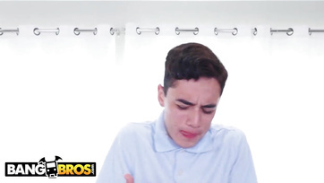 Diese versauten Damen sind bereit, alles für einen riesigen jungen Schwanz zu tun Thumb