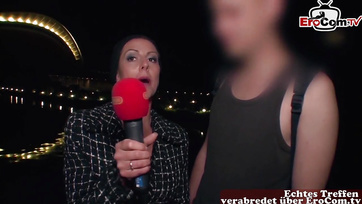 Die aufdringliche deutsche Dame hat ihr Loch mit dem fremden Kerl gefickt Thumb