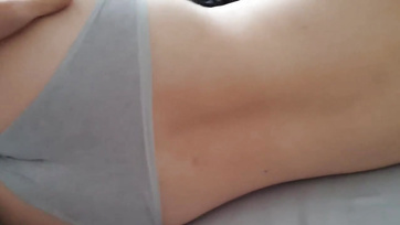 Ich habe meiner schlafenden Stiefmutter eine Po- und Tittenmassage gegeben Thumb