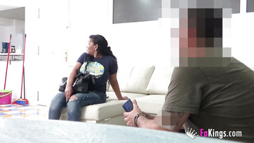 Die mollige Latina mit den riesigen Titten und der junge Anfänger Thumb