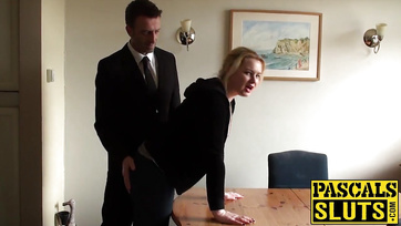 Das mollige Mädchen darf vom älteren Kerl versohlt und gefickt werden Thumb