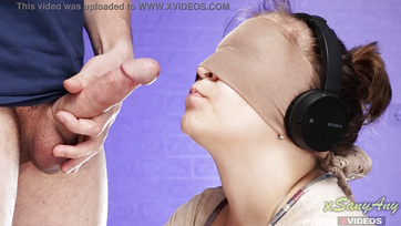 Er schnitt seiner Klassenkameradin beim Geschmacksspiel den Mund auf und fickte sie Thumb