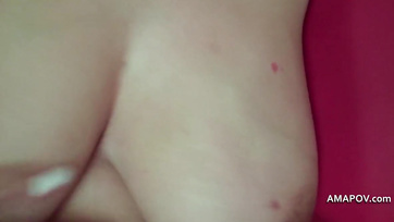 Eine natürliche Schönheit mit riesigen Titten, die für ihren Schwanz gekauft wird Thumb