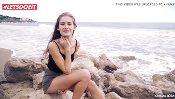 Die Budapester Sunci liebt es, sich in der Öffentlichkeit auszuziehen, aber noch mehr zu ficken! Thumb