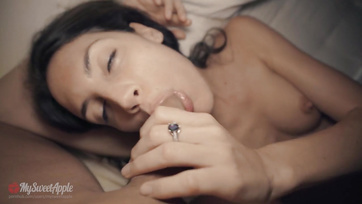 Dreierfick mit zwei jungen Latinas Thumb