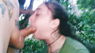 Ich habe meiner Frau hart in den Hals gefickt, weil sie zur Seite getreten ist Thumb