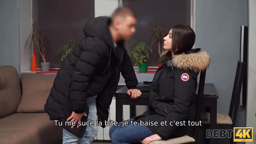 Russische Amateur-Teenagerin hat ihre Schuld mit ihrem Körper beglichen Thumb